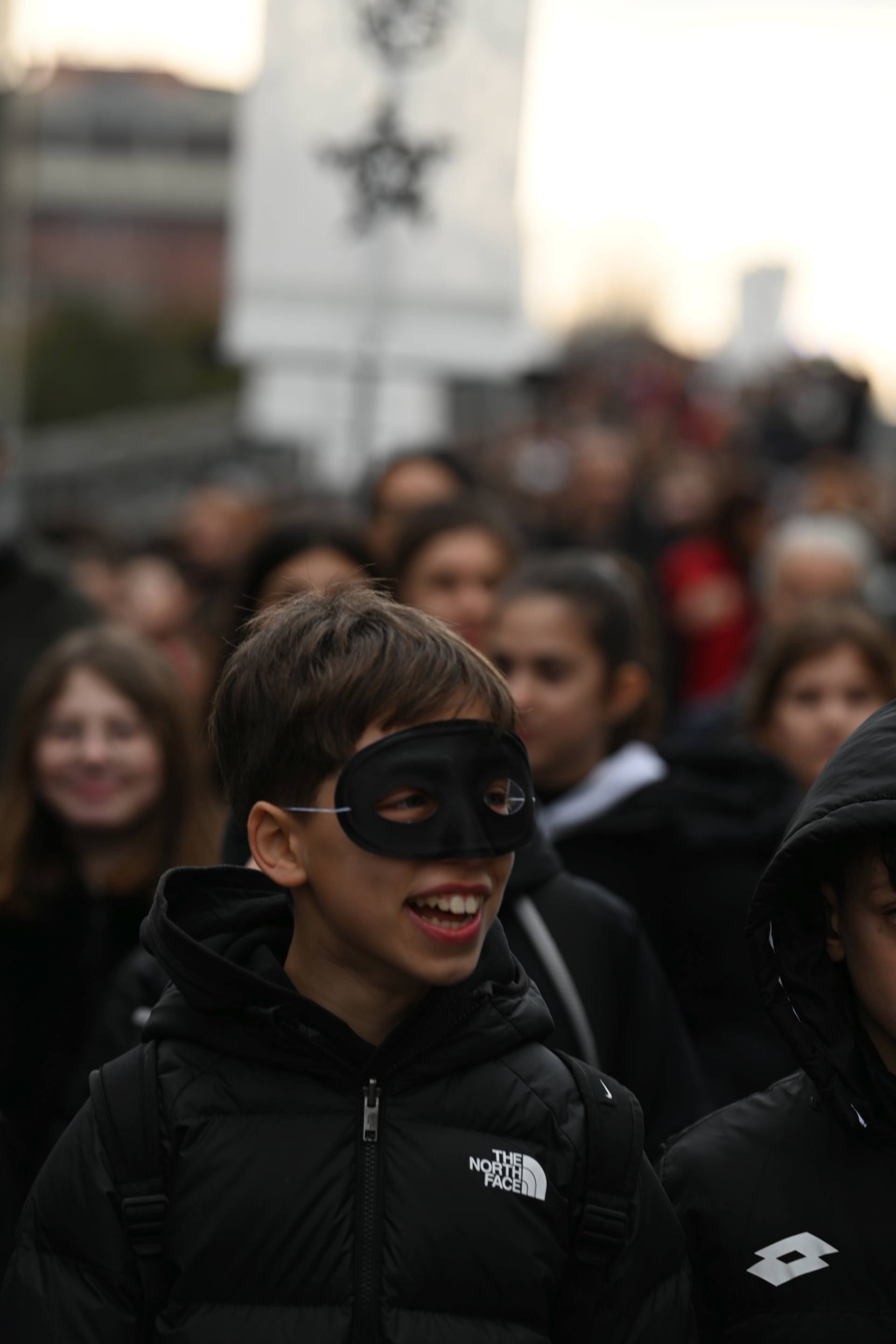 La crociata dei bambini, un corteo silenzioso per le strade di Ostia